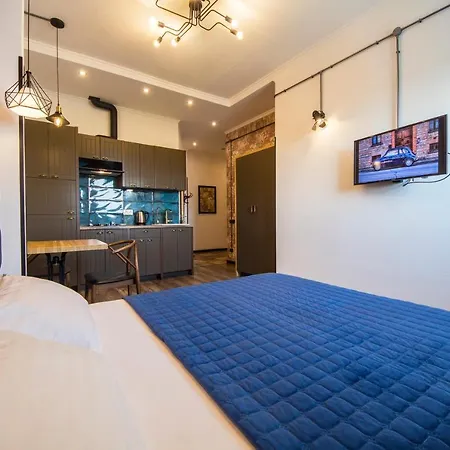 Апартаменти Loft Design Near Maidan