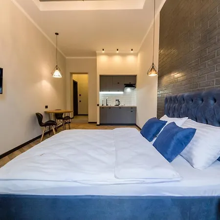 Апартаменти Loft Design Near Maidan