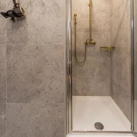 Loft Design Near Maidan Апартаменти Київ