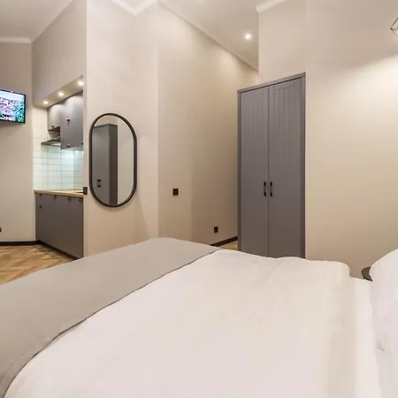 Loft Design Near Maidan Апартаменти